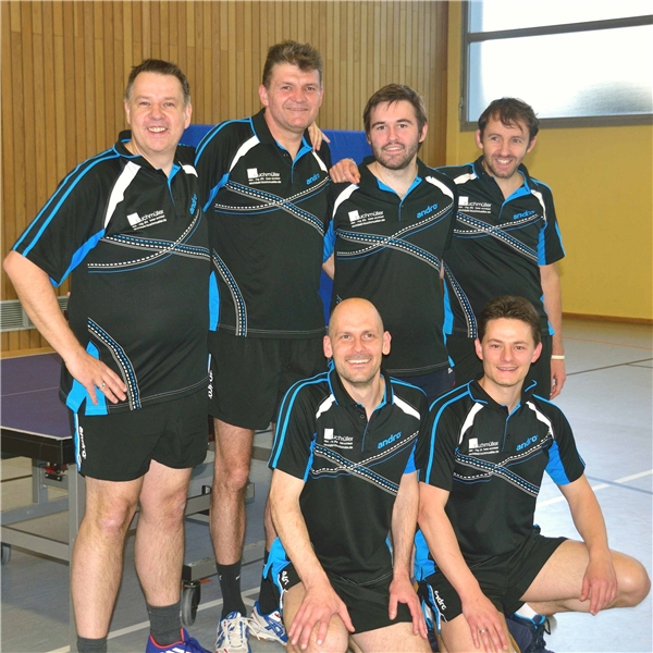 Haben es wieder geschafft - Oben: Frank Kettendorf, Claus Müller, Tim Heberle, Matthias Buchmüller Unten: Markus Wipfler, Stefan Hamhaber