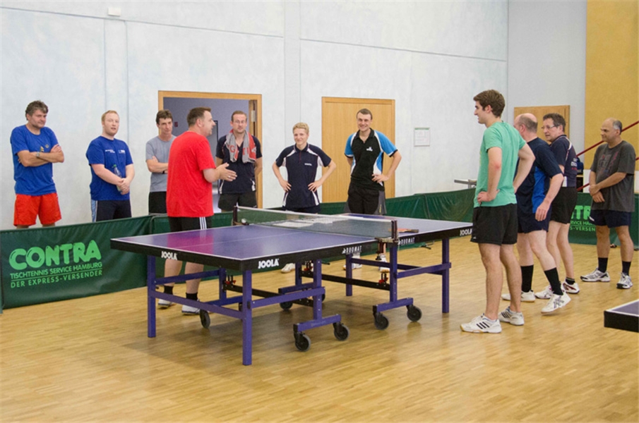 Sportwart Kette bei der Begrüßung der Teilnehmer